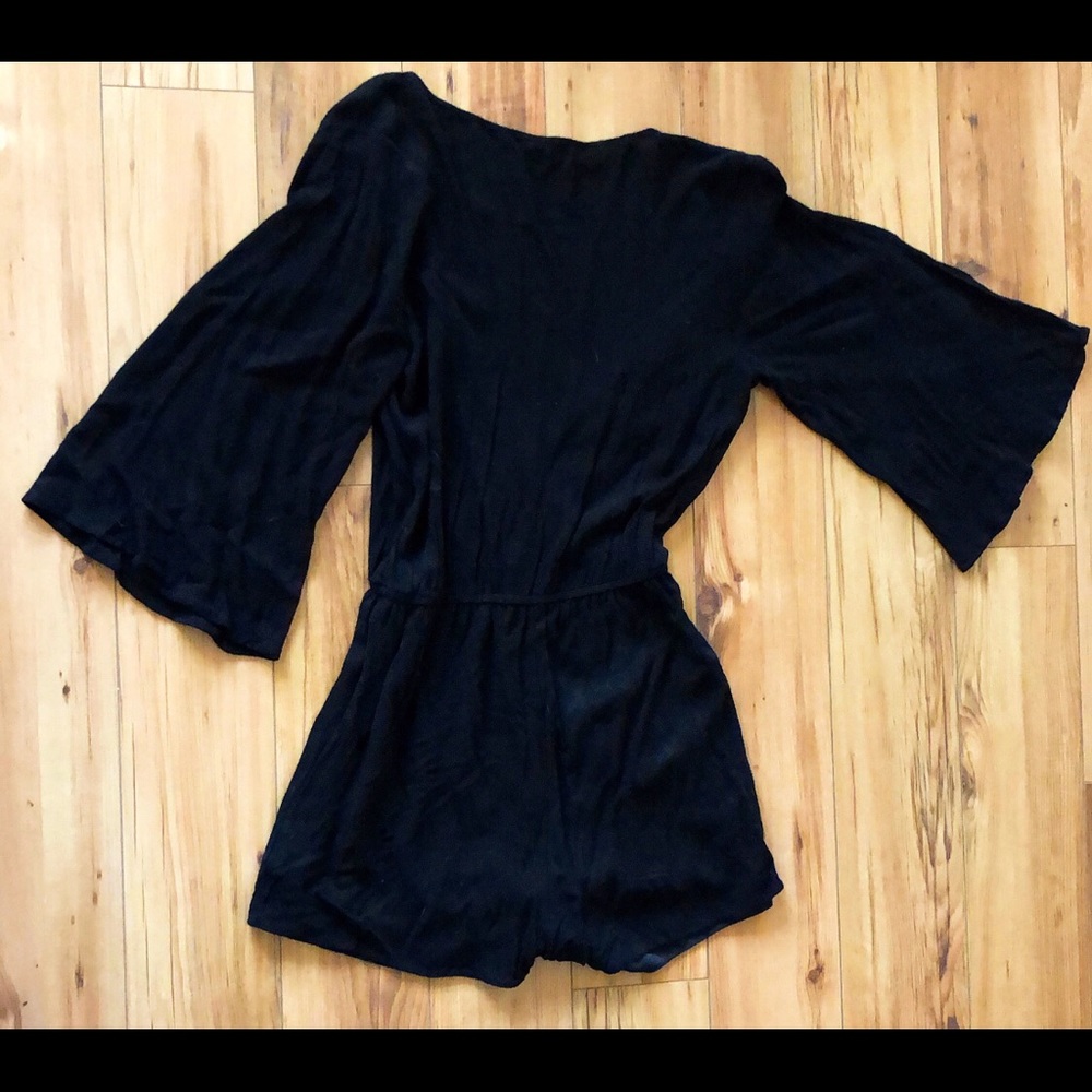 William B shorts one price with deep V